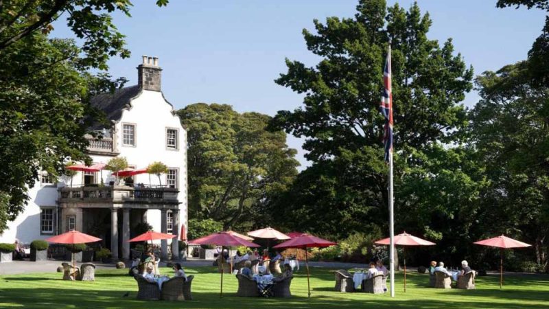 Romantic Boutique Hotels in Edinburgh for Couples: Candlelit Nights in Scotland’s Capital