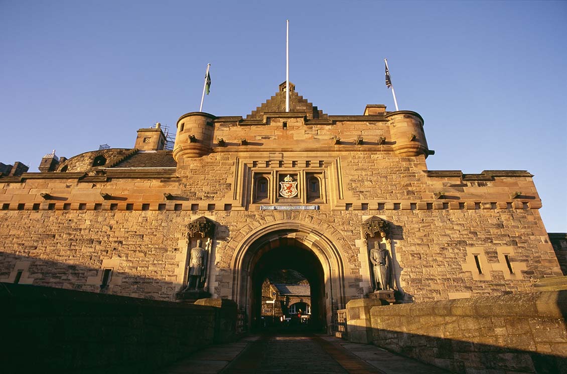 A One-Day Deep Dive into Edinburgh Castle: Where History and Legend Intertwine